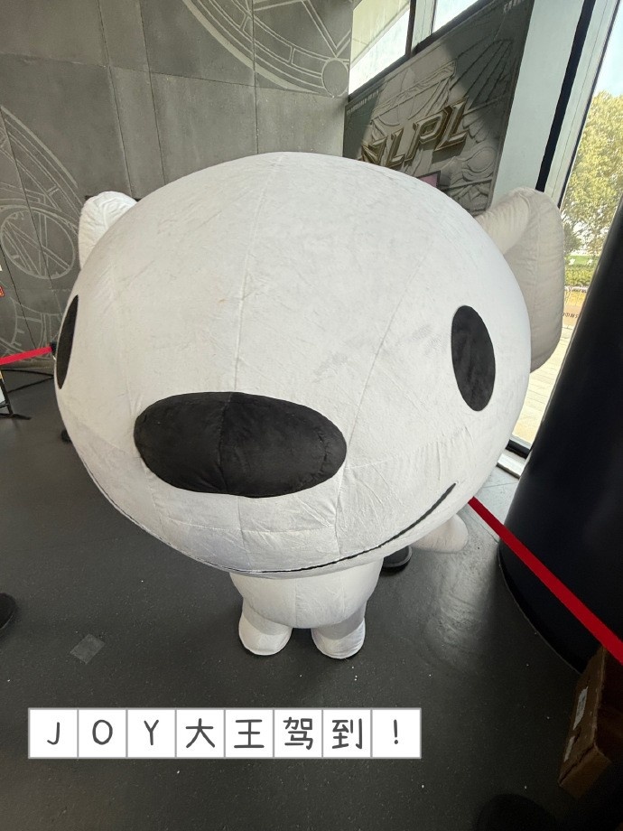 JDG分享照片回顾三月：四月继续，一起往更远的地方走